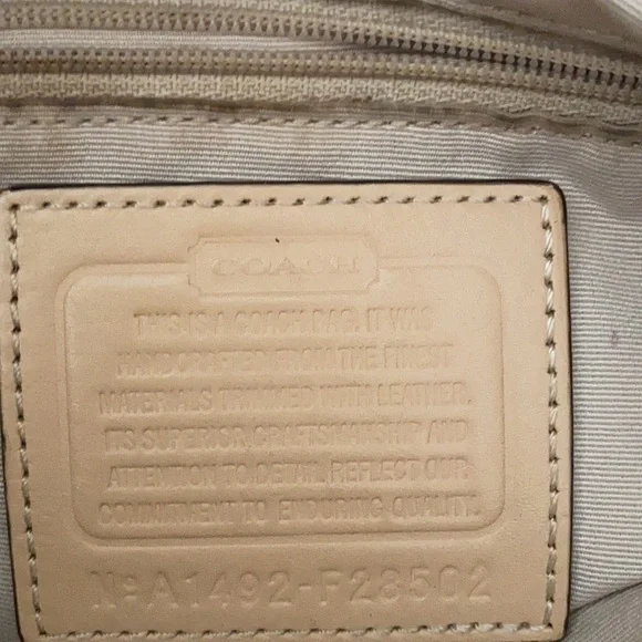 Coach - Picture 8 of 10